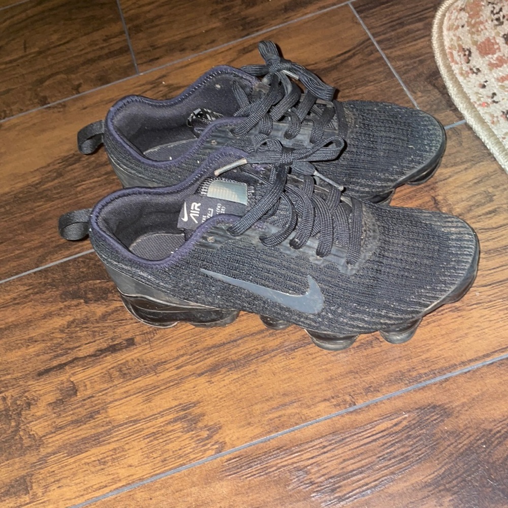 Kids size 5 vapor max